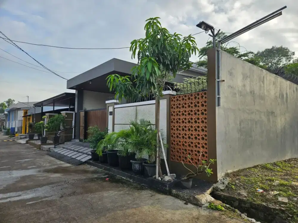 Dijual Rumah Mewah Resort Style LT 700m² di Tambun Selatan, Ada Lapangan Olahraga & Fully Furnished - SHM