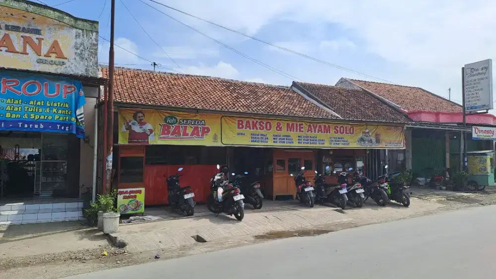 2 ruko lokasi premium, 1 rumah istirahat, garasi muat 4 mobil