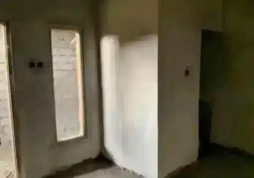 Kost Struktur Tingkat Milik Sendiri Dekat Jalan Raya Nasional