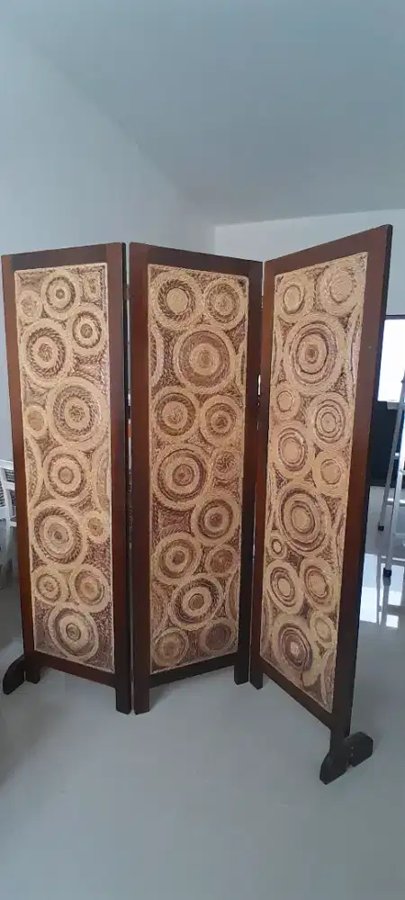 Partisi Kayu Jati