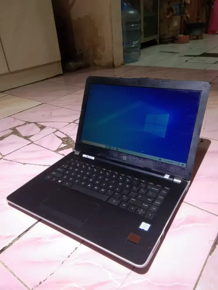 Laptop hp core i3 gen 6 dual vga