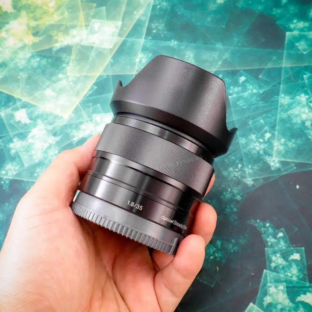Sony 35mm F1.8 OSS. Used. Like New