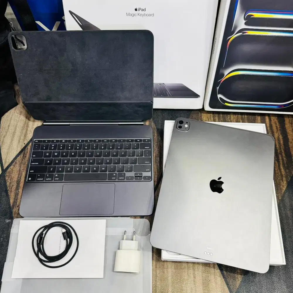 ipad pro m5 wifi 256gb 13 inchi ibox garansi on set keyboard original