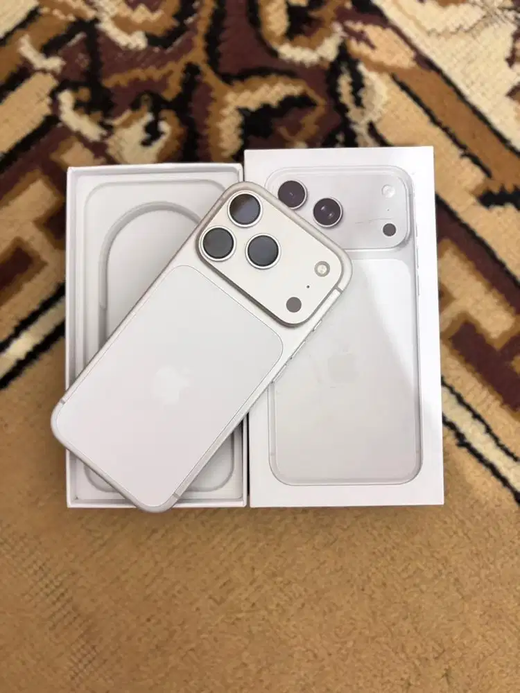 Iphone 17 pro 256gb silver Garansi ibox april 2027