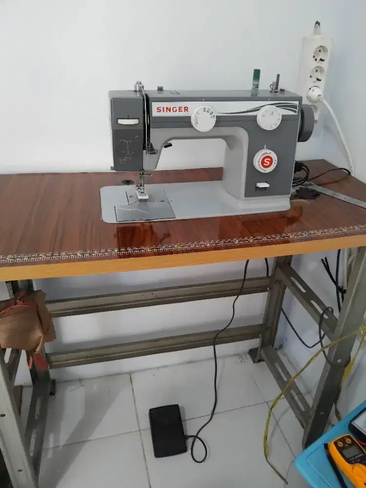 Mesin jahit Singer 984 Rp. 2,2 Jt.