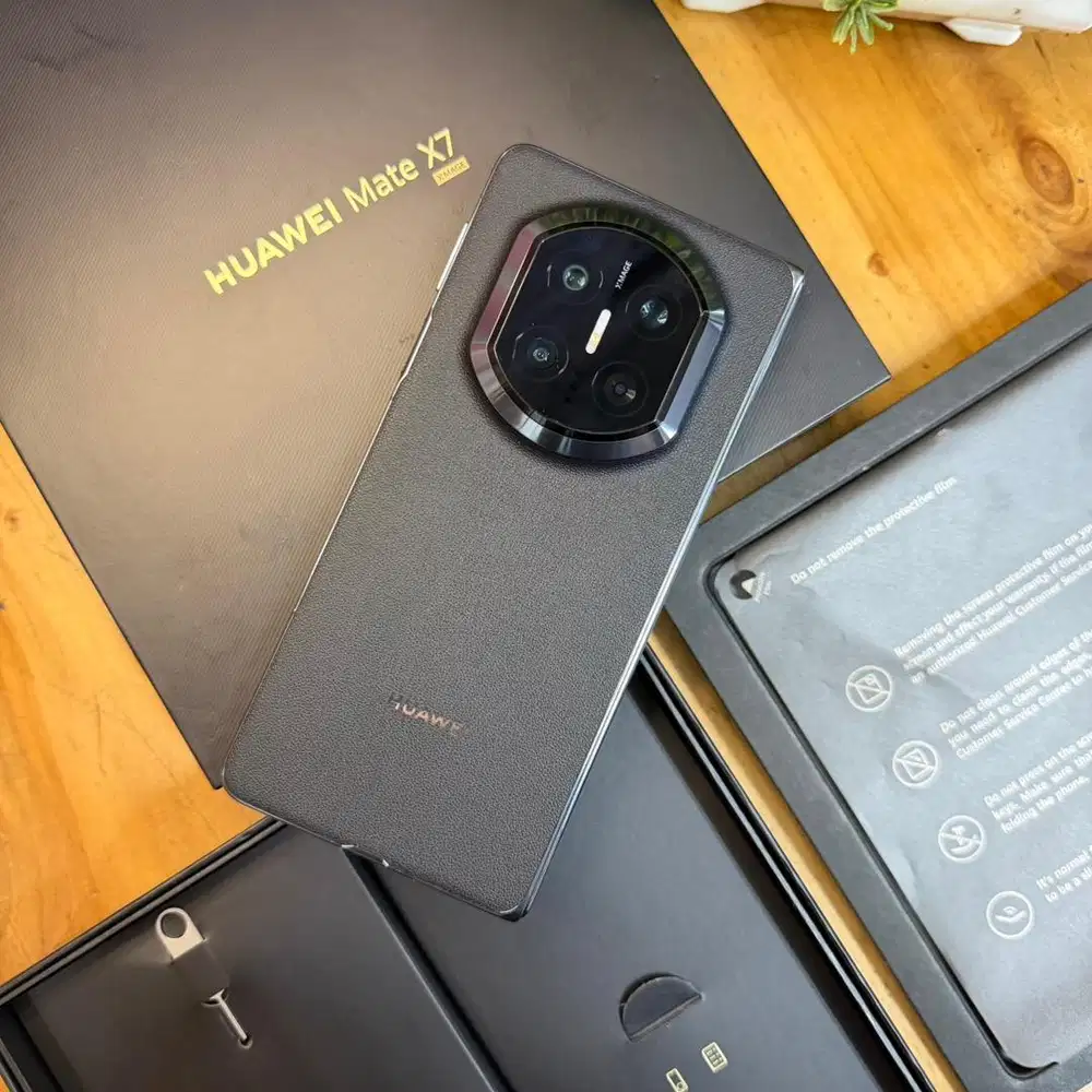 Like new Huawei Mate x7 16/512GB Black Garansi resmi April 2027