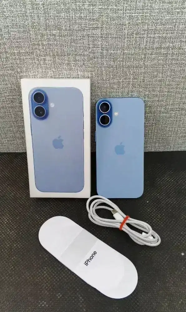 Iphone 17 basic 256 GB warna biru (ibox)