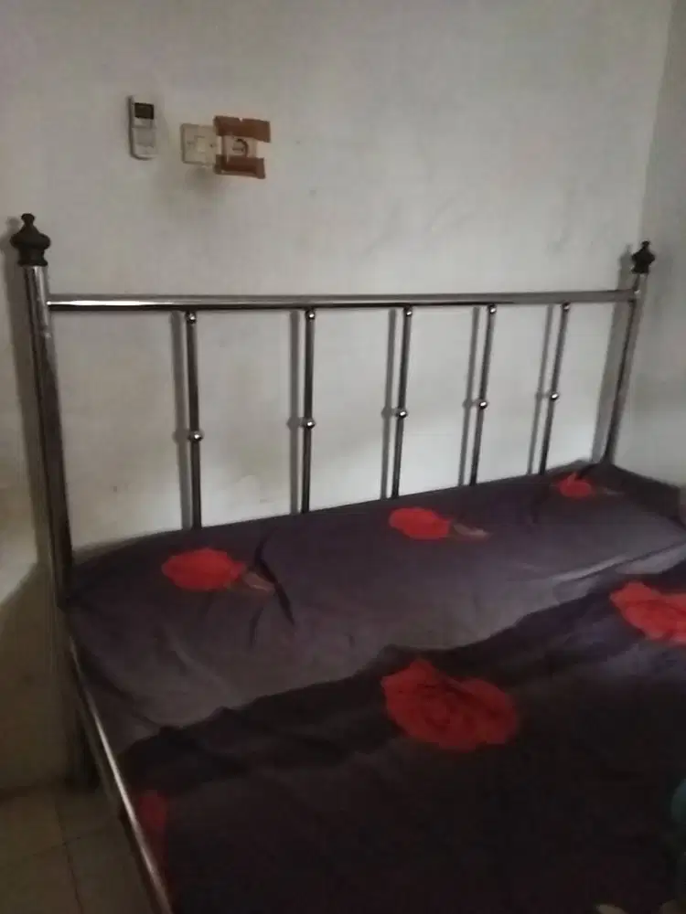 Tempat tidur steinless + kasur