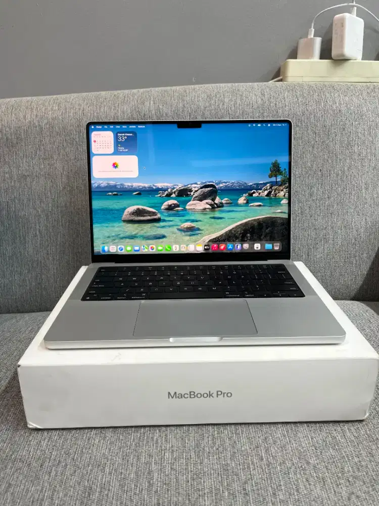 MacBook Pro 2024 M4 Max Ram 36GB SSD 1TB CC 97 BH 98% Ex Ibox