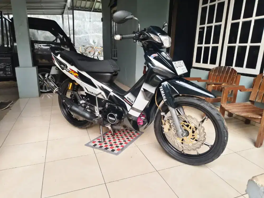F1ZR asli hitam putih lengkap tahun 2001 plat ad