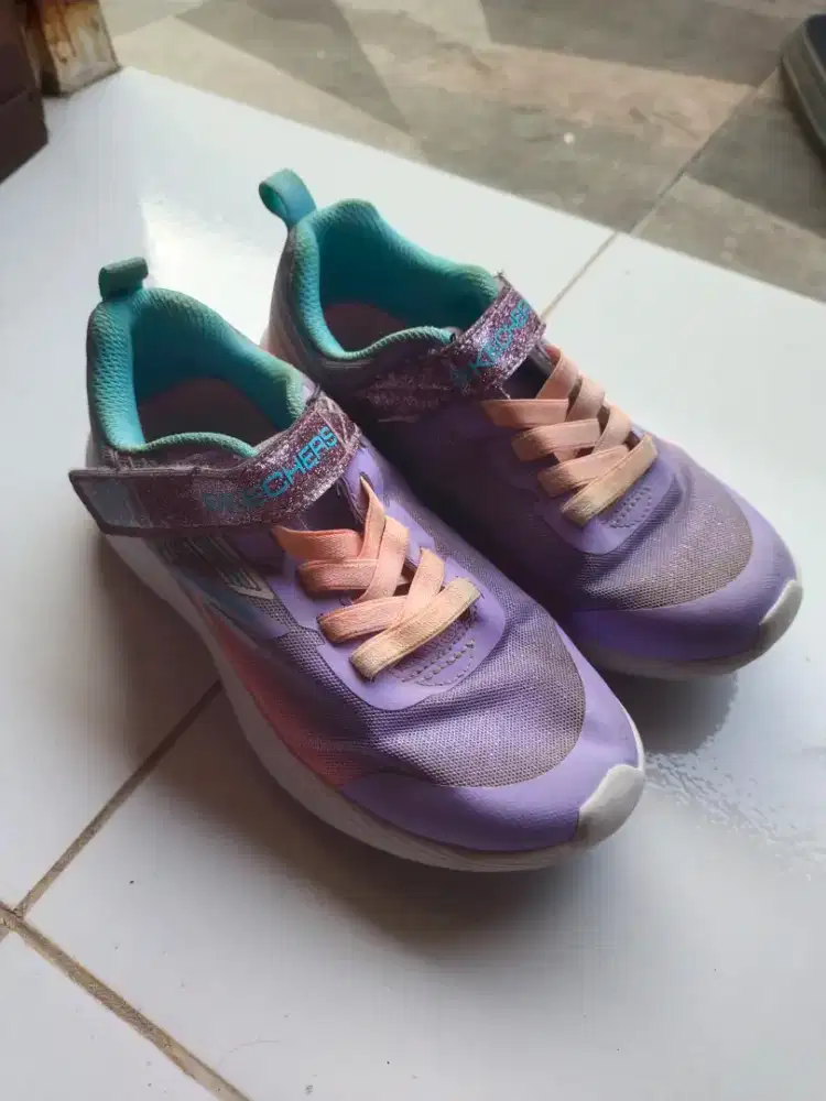 Sepatu Skechers anak