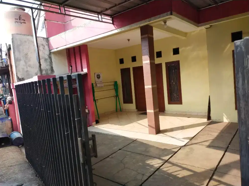 Jual cepat  rumah 2 lantai siap huni