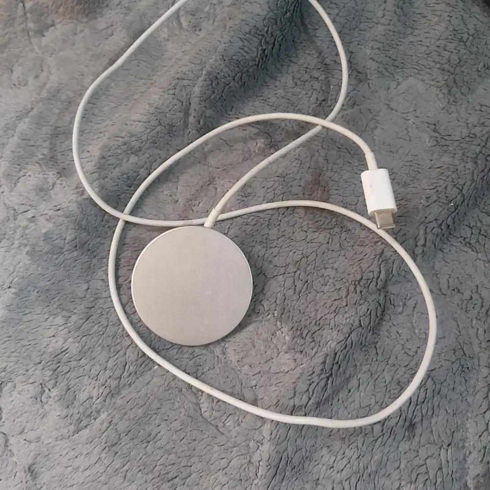 Apple Magsafe/Wireless charger type C,fungsi normal