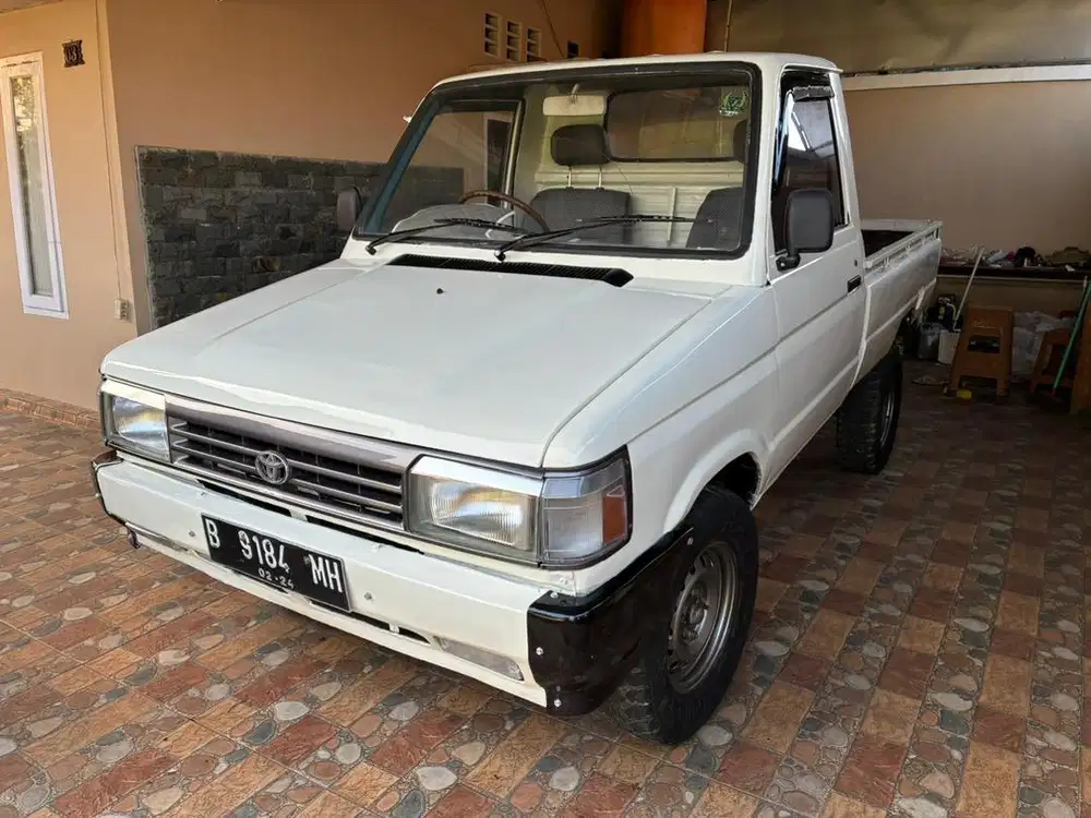 TOYOTA KIJANG PICK UP ISTIMEWA