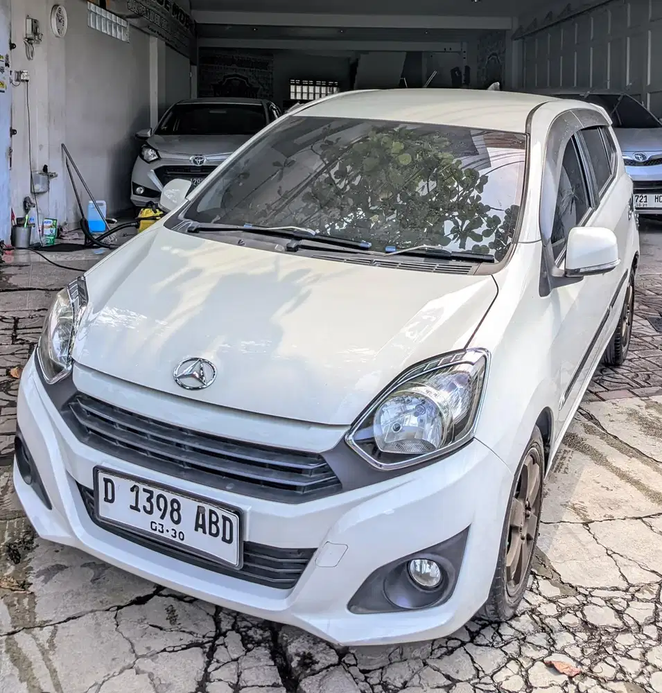 Daihatsu ayla X 1.0 At matic antik terawat mulus putih