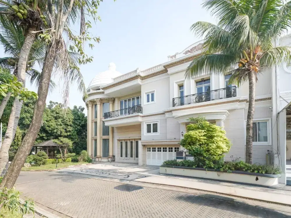 Rumah Mewah Hook di Pantai Indah Kapuk Jakarta Utara