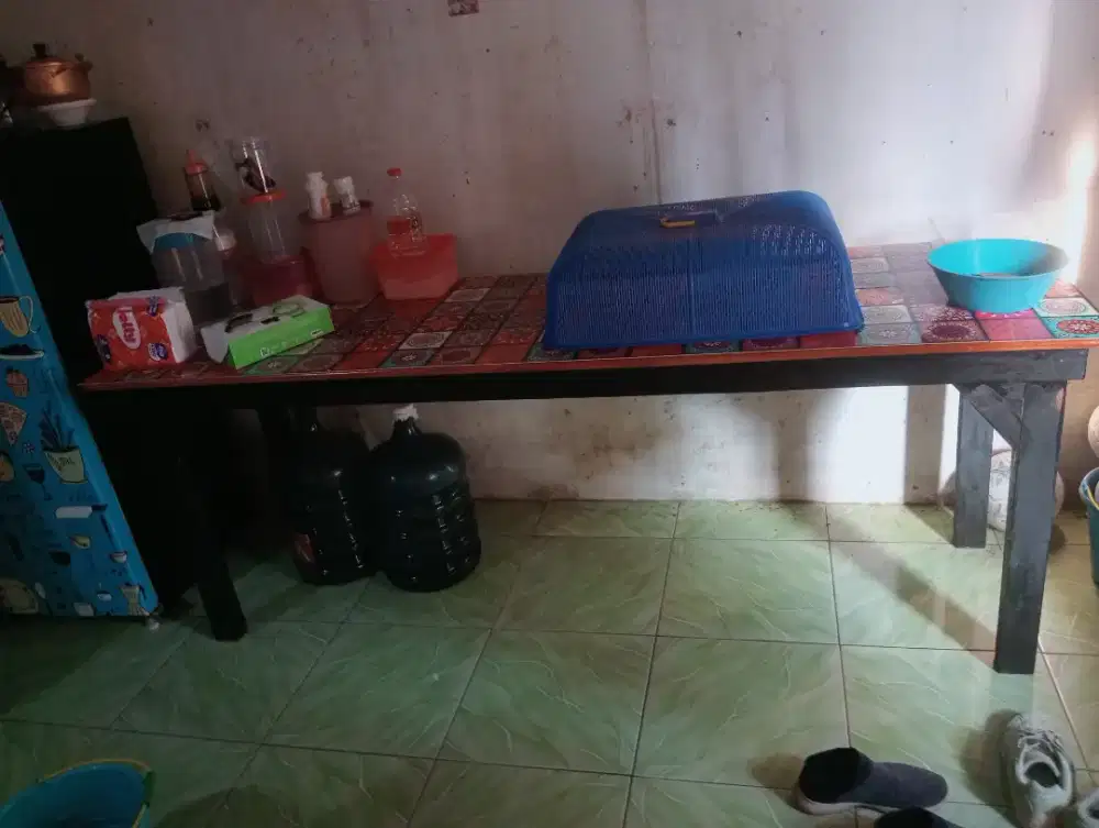 Meja makan 2 meter