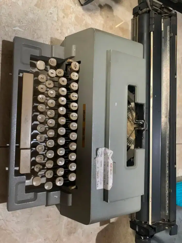 Borongan 3 Mesin Ketik Vintage Olivetti & Olympia Original