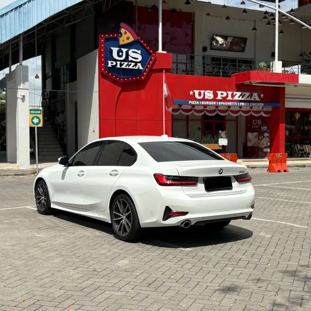 BMW 320i 2019 Bensin