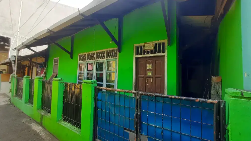 Dijual tanah dan bangunan ( 1 rumah + 2 kontrakan )
