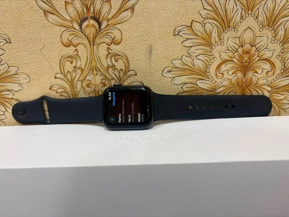 apple watch seri 4 ukuran 44mm