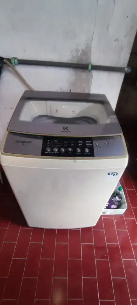 MESIN CUCI ELECTROLUX