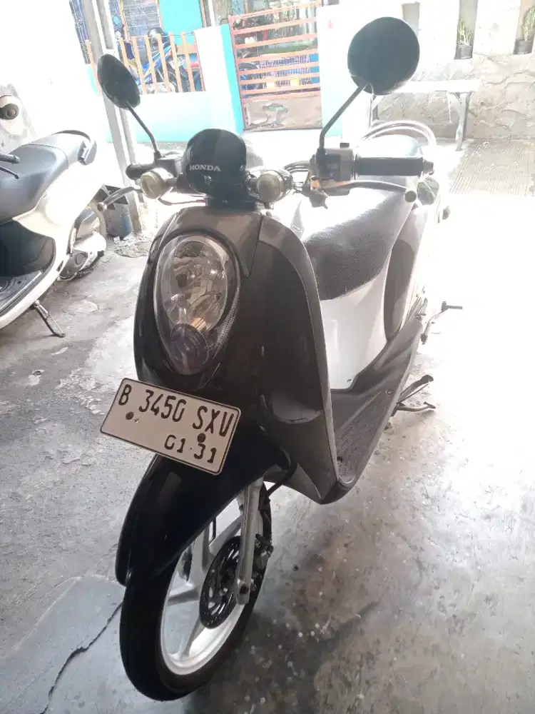 Honda Scoopy karbur tahun 2011 surat lengkap pajak dan plat panjan