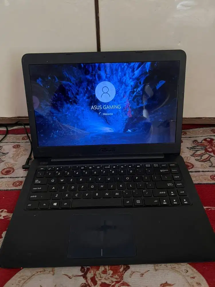 Dijual laptop asus slim 14 inch Ram 4  Hardisk 500gb