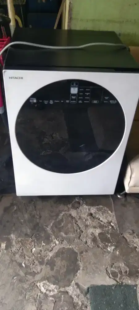 Di jual mesin cuci front loading 10/5 kilo merk HITACHI