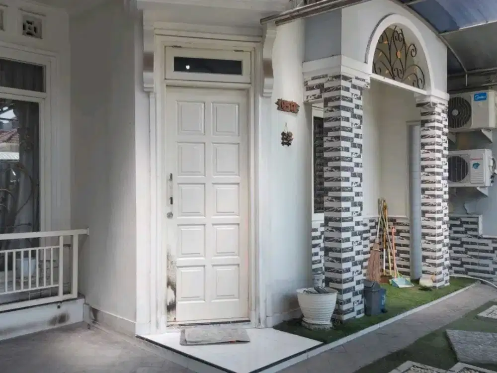 Dijual Rumah Palm Spring Regency Full Furnish Jambangan Surabaya       IME.A152