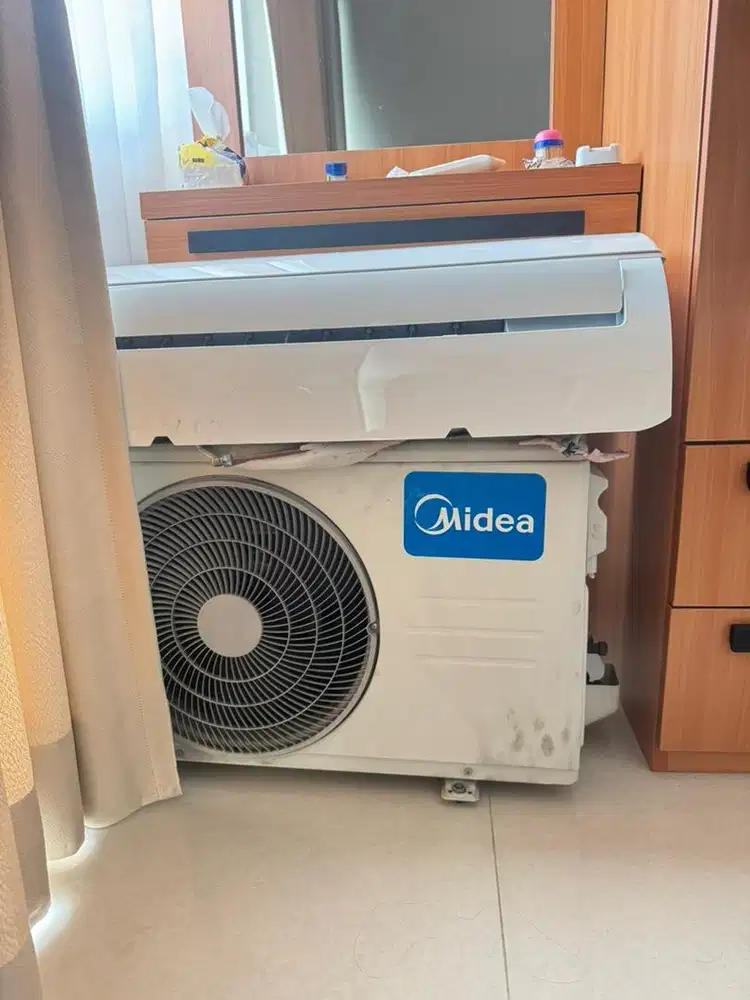 Jual AC Bekas Midea 1/2 PK