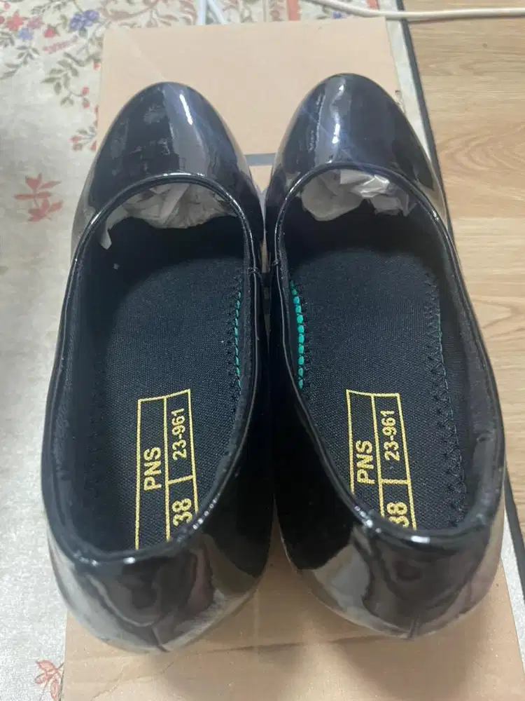 Sepatu Dinas Harian Wanita