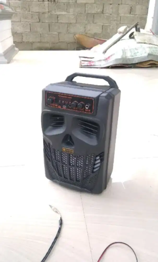 Speaker bluetooth 8 inci