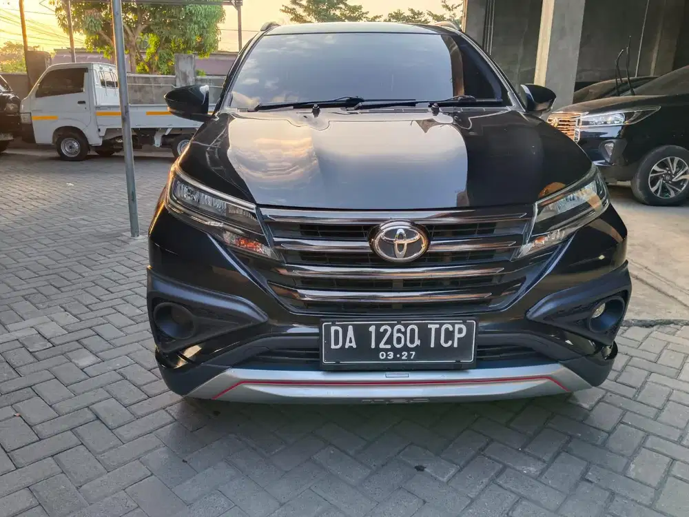 RUSH TRD 2020 AT HITAM