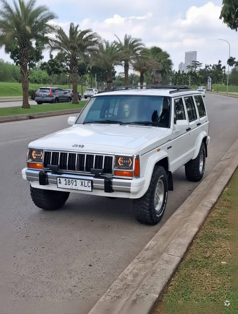 JEEP CHEROKEE XJ / AT / 94 / PUTIH