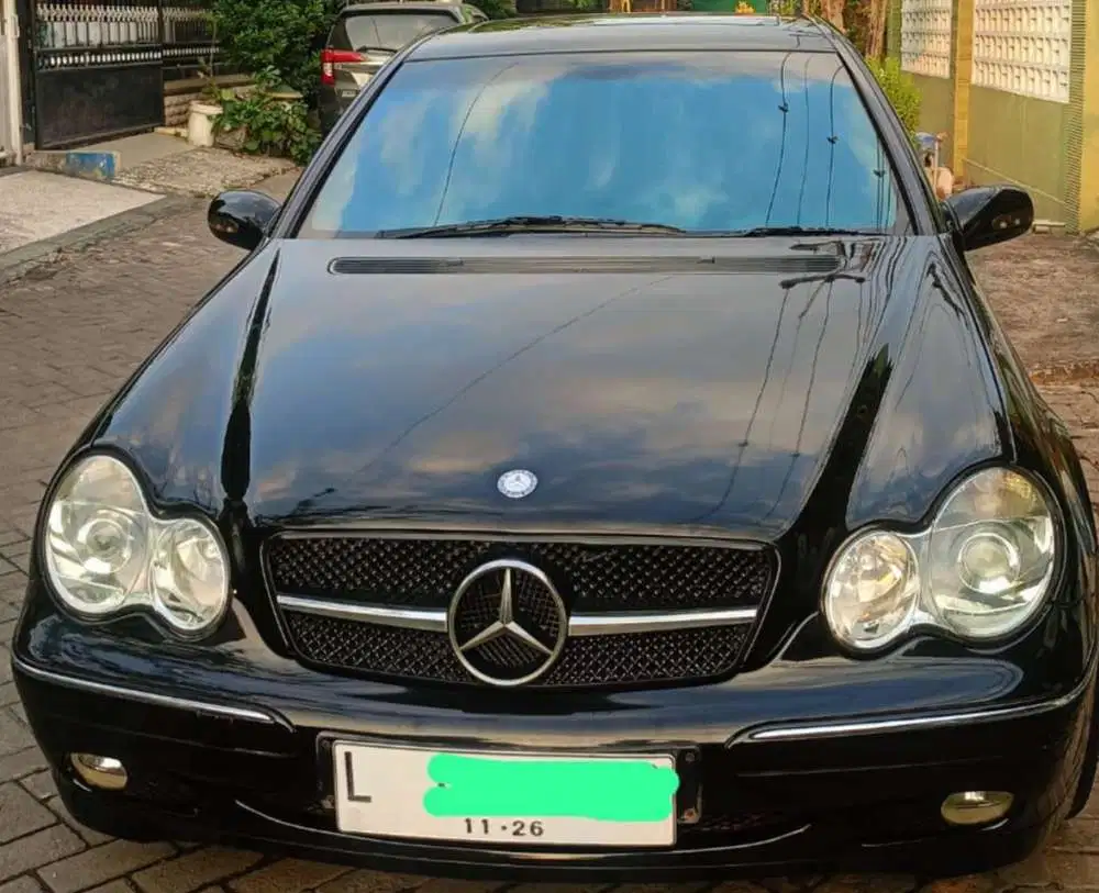 Mercedes-Benz C240 2004 Bensin