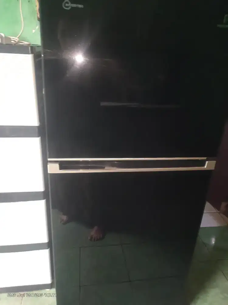 Kulkas Merek Polytron 2 pintu