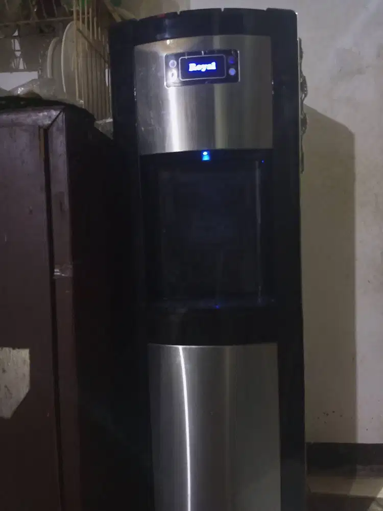 Dispenser tabung bawah royal
