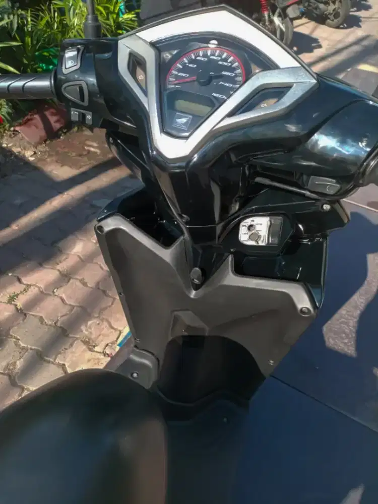 Honda Vario 125cc tahun 2014 surat lengkap No minus