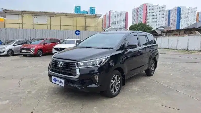 DP RENDAH - Toyota Kijang Innova 2.4 V Solar-AT 2021
