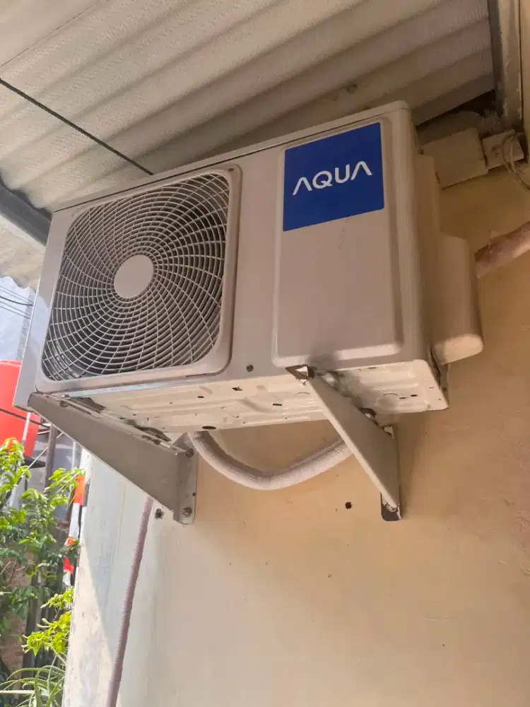 Ac Aqua setengah pk