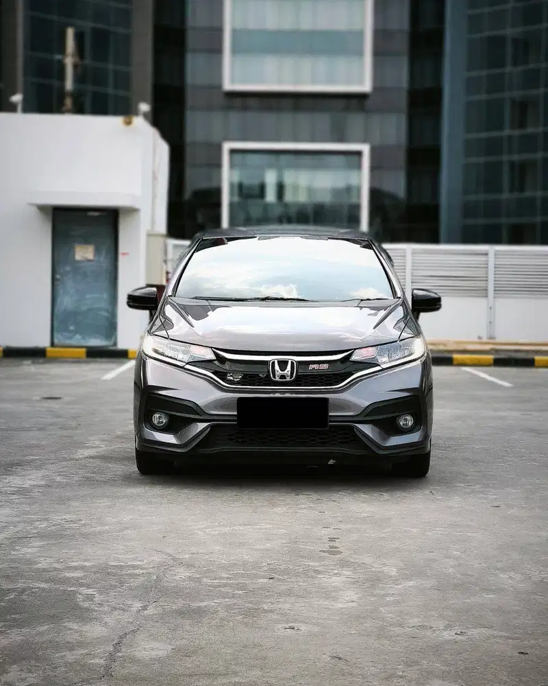 HONDA JAZZ RS 1.5 CVT 2019 BERGARANSI KM LOW TERAWAT & SIAP PAKAI