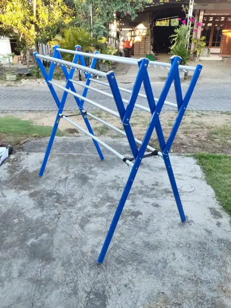 Jemuran standing bahan almini
