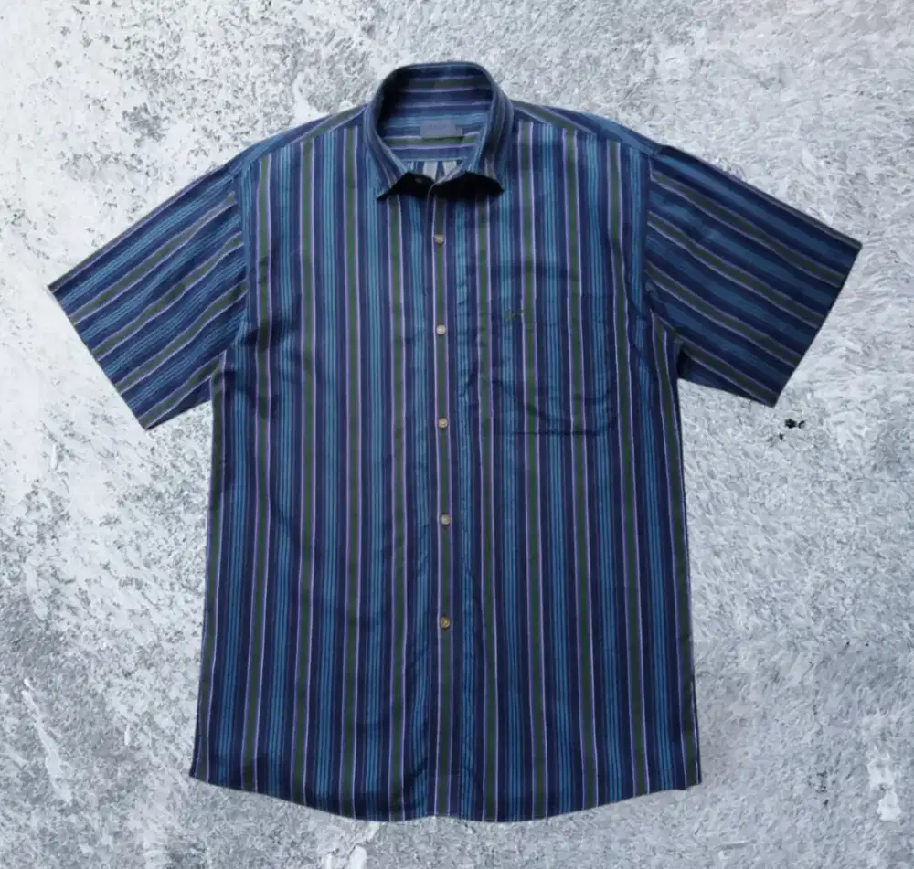 KEMEJA PENDEK KENZO MOTIF SALUR, SIZE : M(LD106,P74)