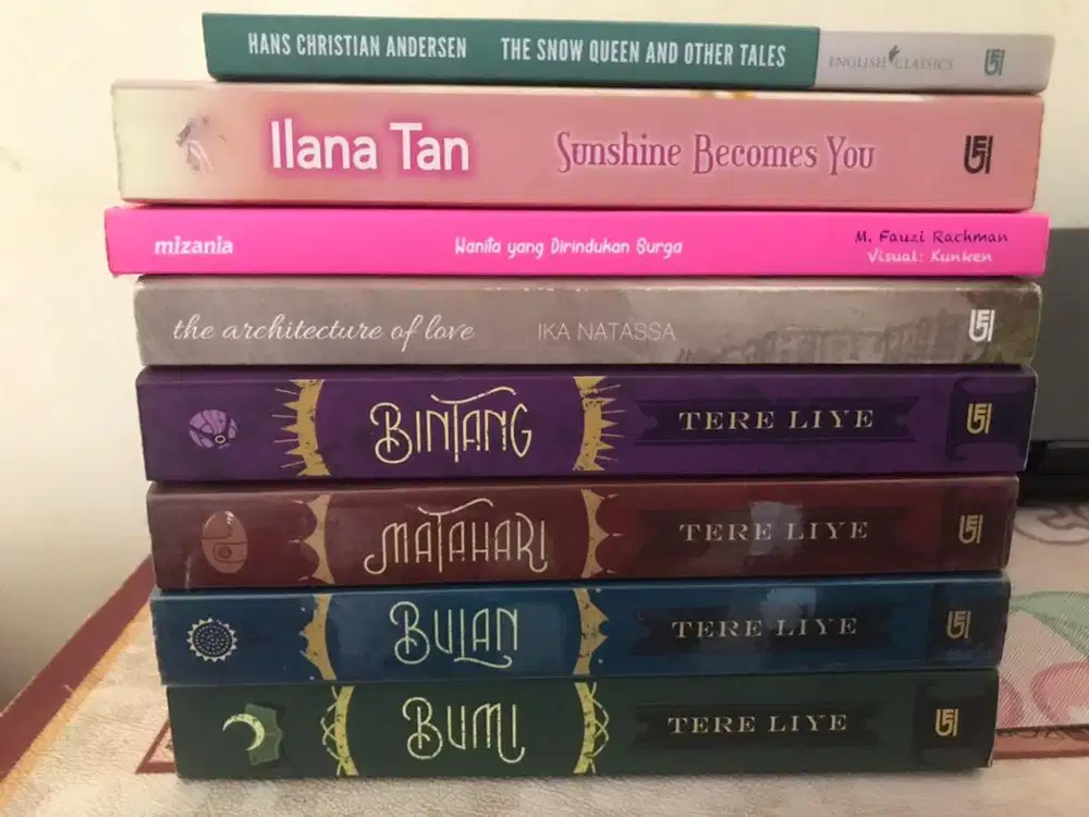 Preloved/ Bekas Pribadi Novel dan Komik