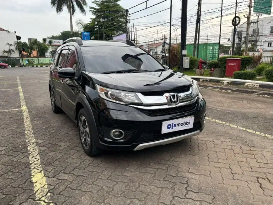 Cash dan Credit Honda BR-V AT 2017 3ZI