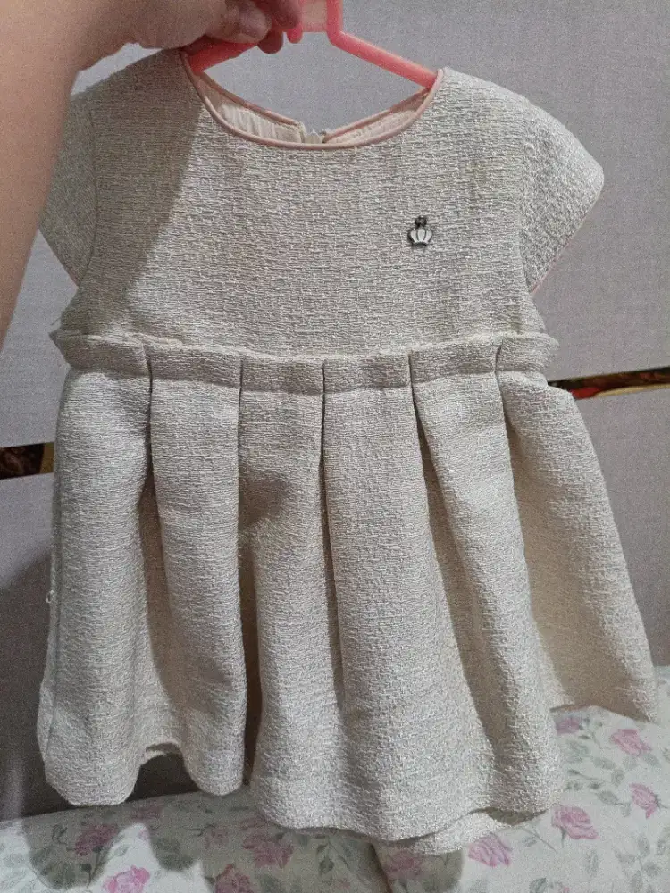 Baju pesta bayi 1 tahun. Elegan...
