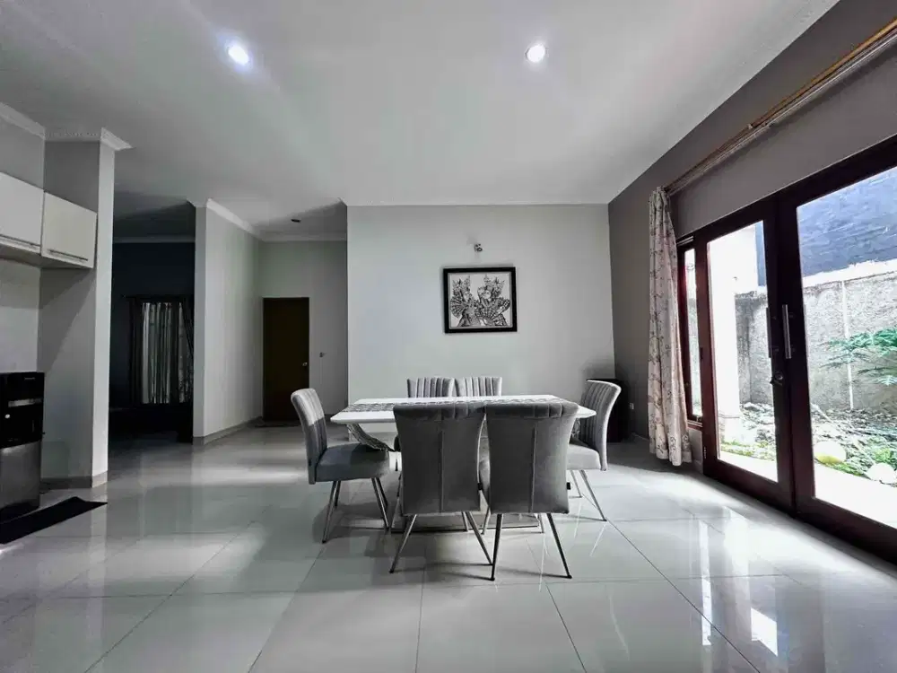 Dijual Rumah Puspita Loka BSD City LT 300 LB 350 SHM Hadap Timur