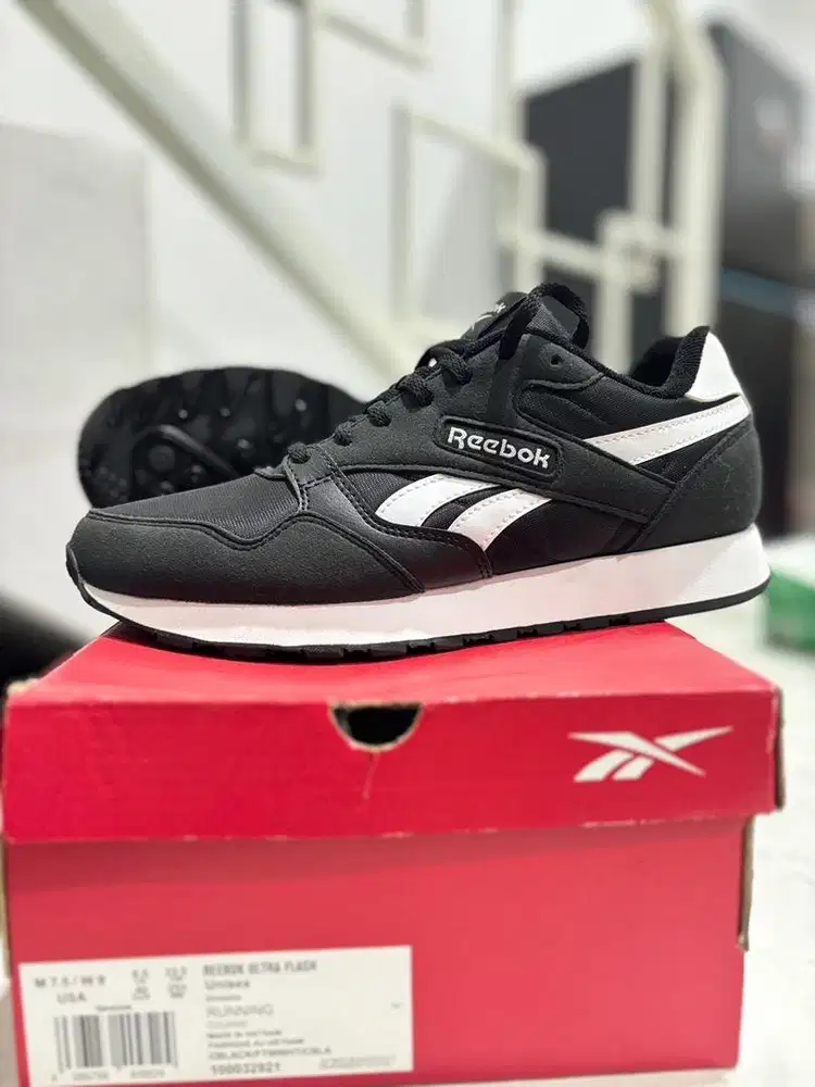 Reebok ultra flash black