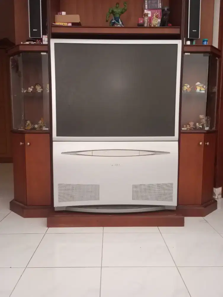 Tv bekas pakai rusak